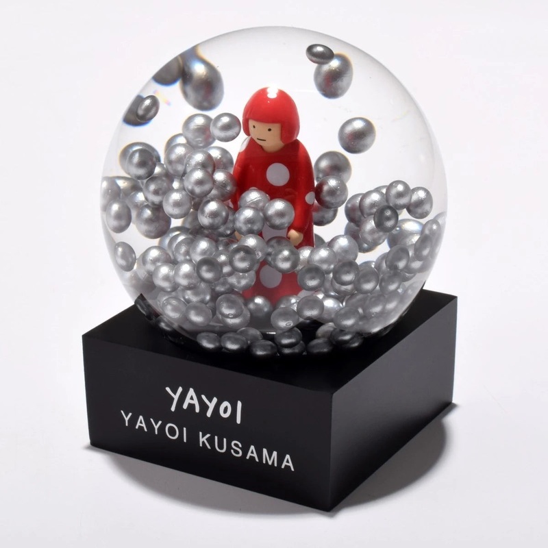 Yayoi Kusama – Narcissus Garden ( Snow Globe)